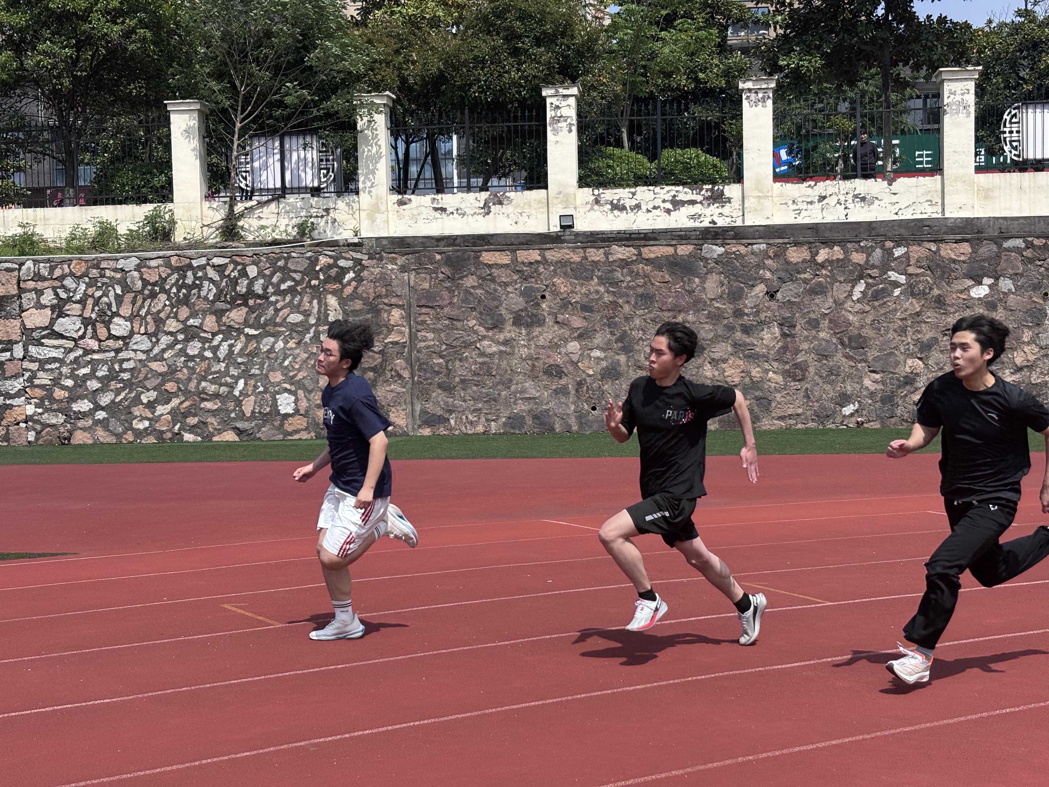 电子信息与传媒系圆满举办2026年度系部运动会